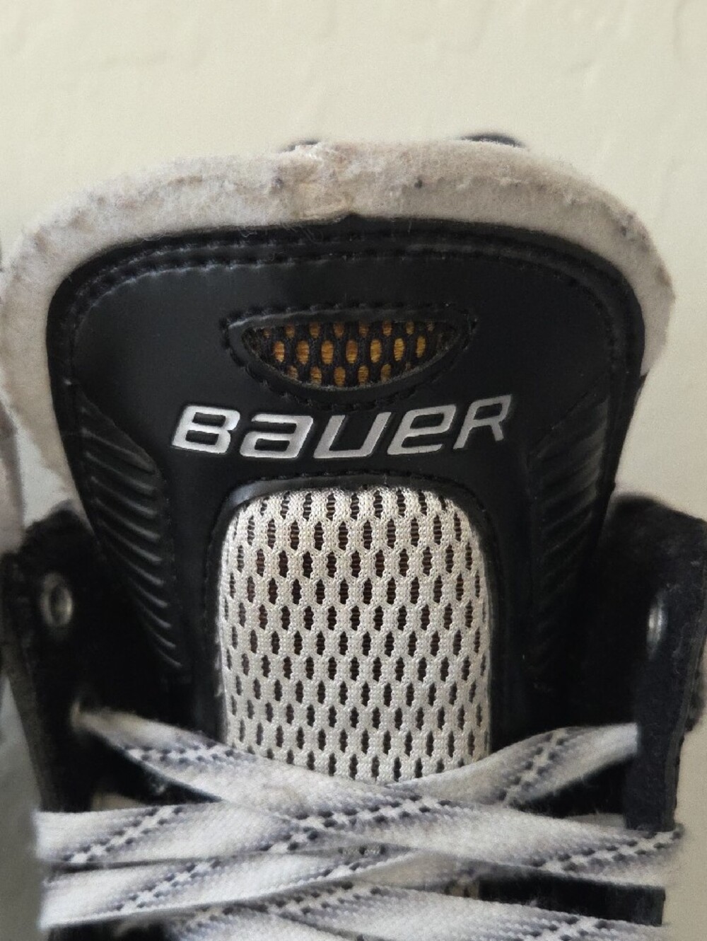Bauer (Youth/Big Boy) Hockey Skates - Picture 8 of 15